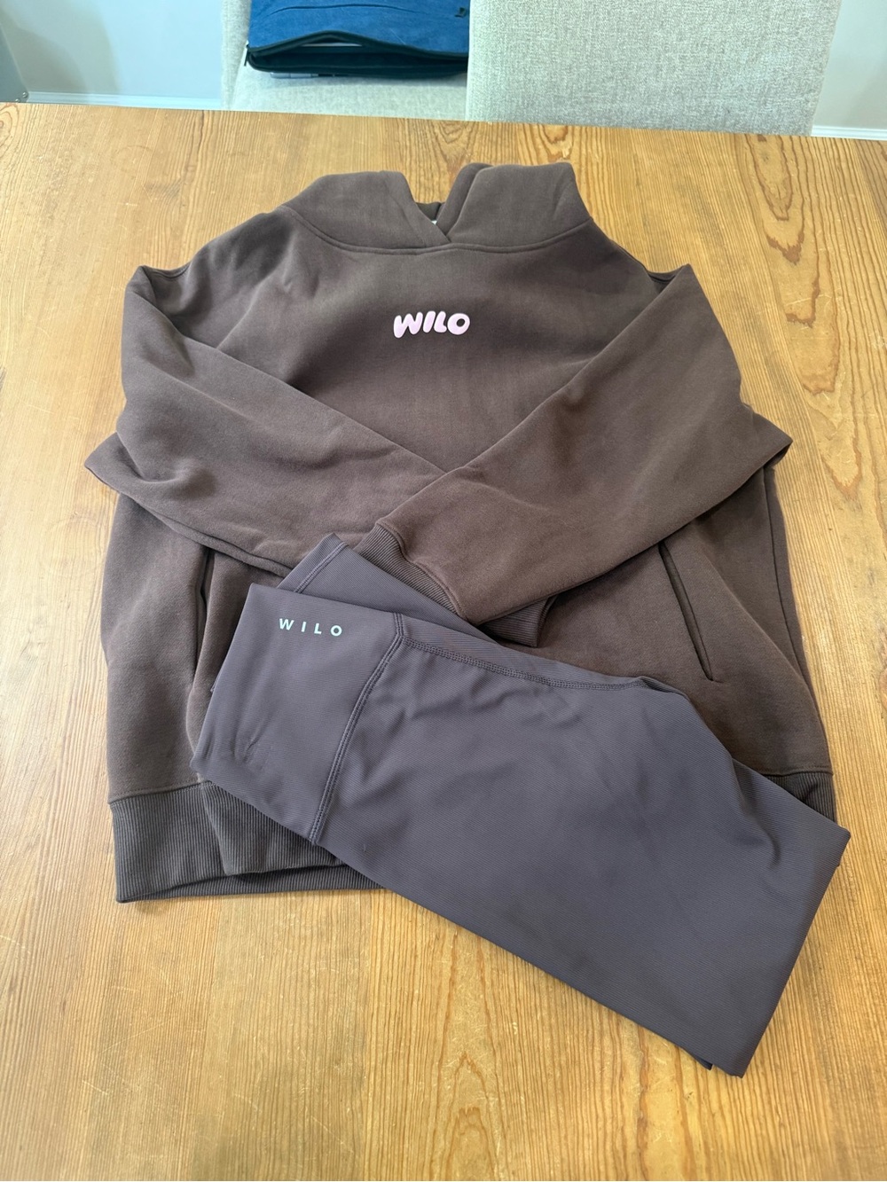 Wilo Sweatshirt Set - Picture 8 of 12